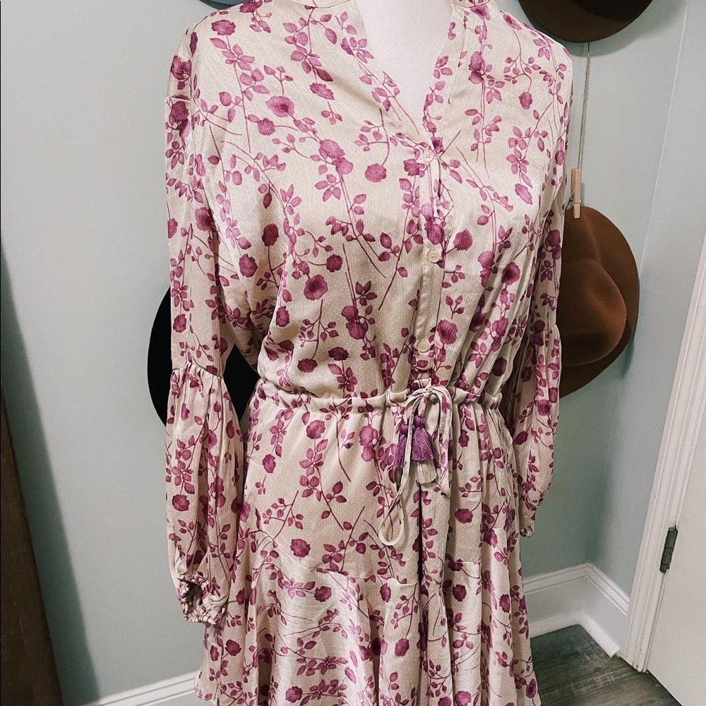 NWT AAKAA FLORAL DRESS MEDIUM